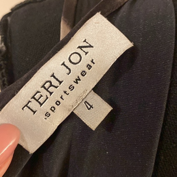 Teri Jon Elegant Multicolor Sleeveless Dress size 4 - Picture 5 of 6